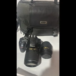 Nikon D3300 DX-format DSLR Kit w/0.709-2.165 in DX VR II & 2.165-7.874 in DX VR II Zoom Lentes y estuche (negro)