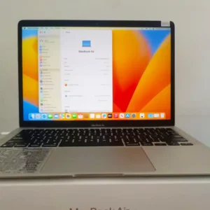 Apple MacBook Air 2020  (13.3 pulgadas, 8GB RAM, Almacenamiento SSD de 245gb, Teclado mágico)